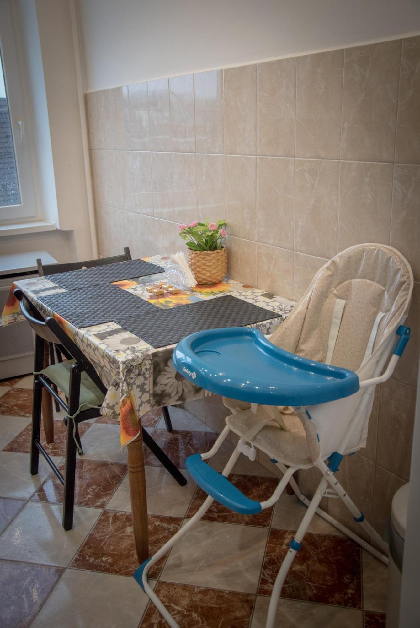 Lovely central apartment with free parking, Központhoz közeli 2 szép szobás lakás Győr Exterior foto